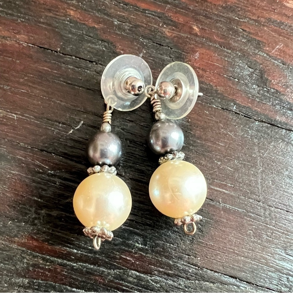 Classic Double faux pearl Pearls Earrings Ivory and Gray